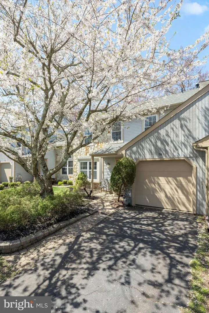 54 Laurel Cir, Newtown, PA 18940 - #3