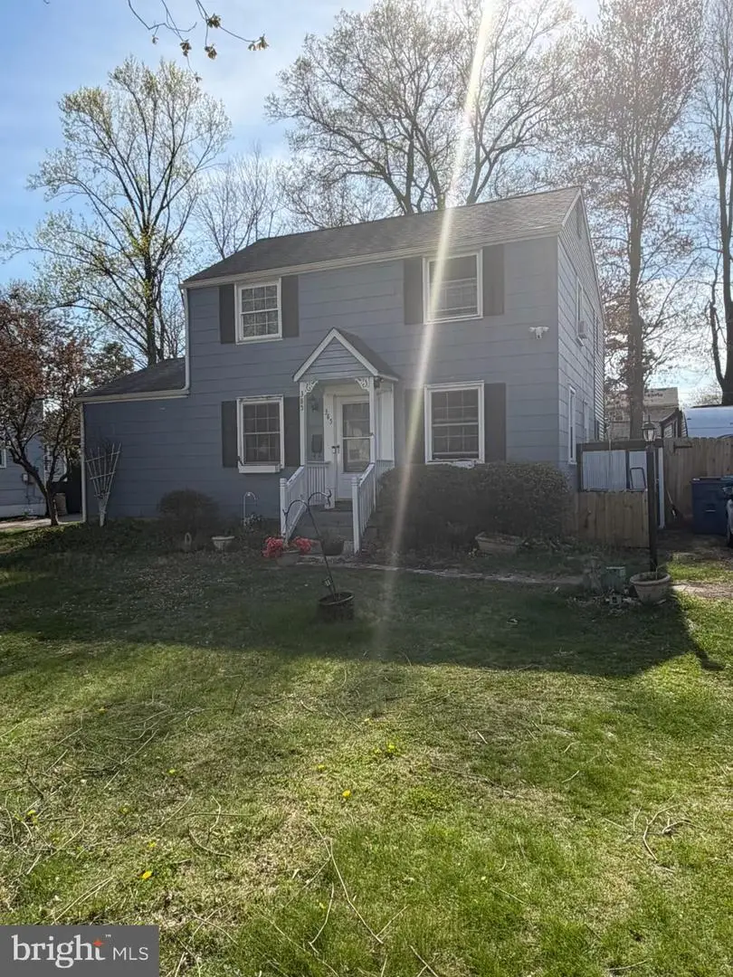 385 E Magnolia Dr, Morrisville, PA 19067 - #2