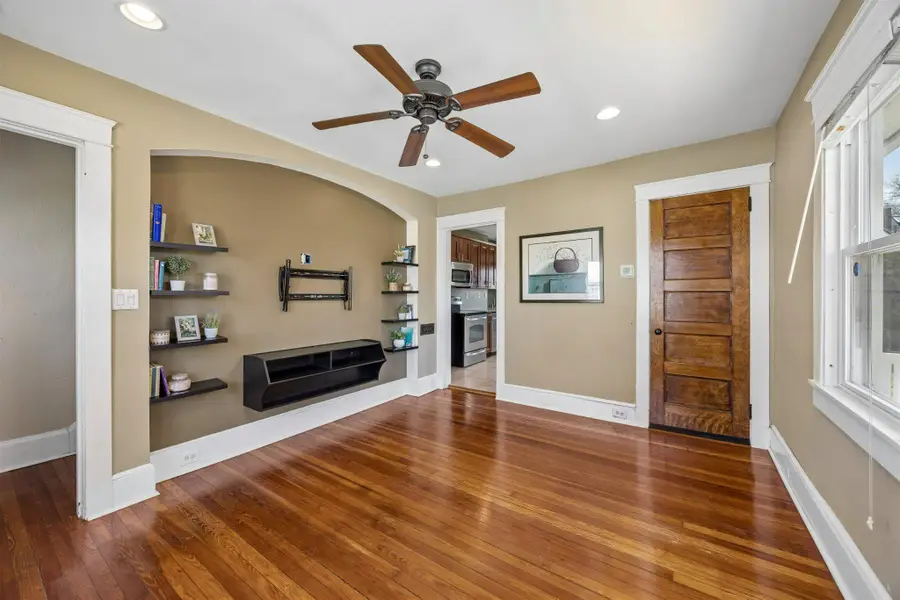 220 Jackson St, Bristol, PA 19007 - #2