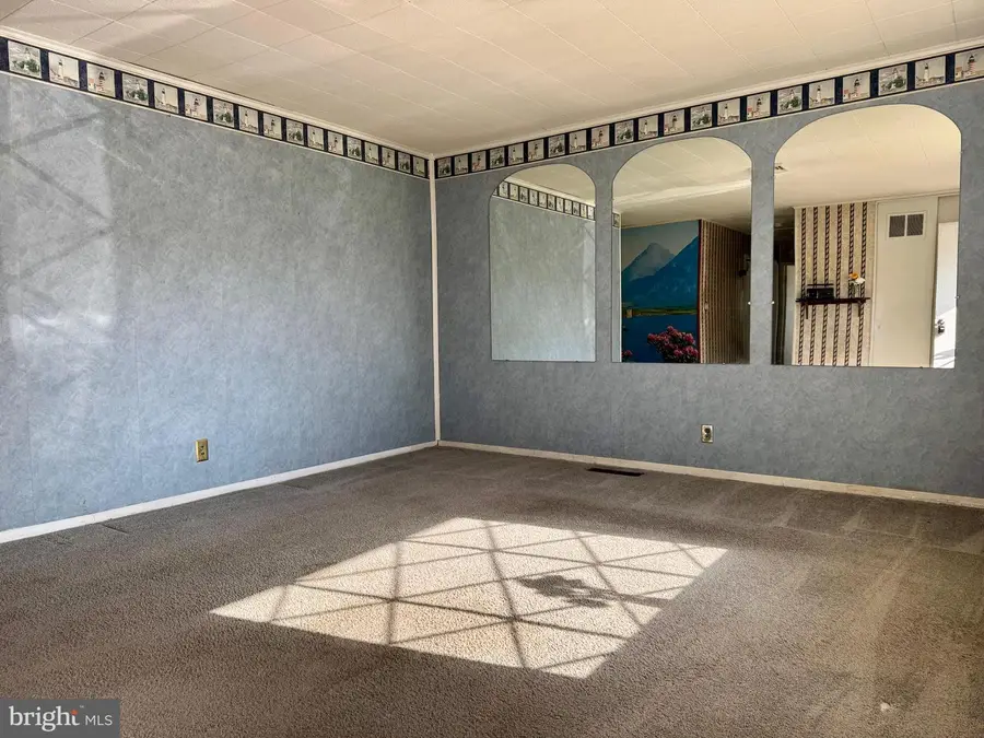 516 Parkway Dr, Fairless Hills, PA 19030 - #3