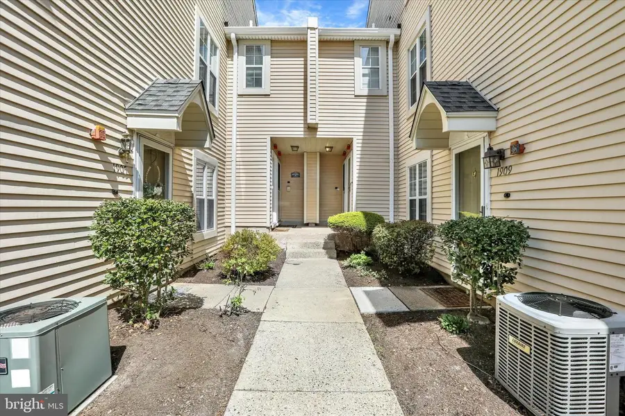 1907 Society Pl, Newtown, PA 18940 - #2