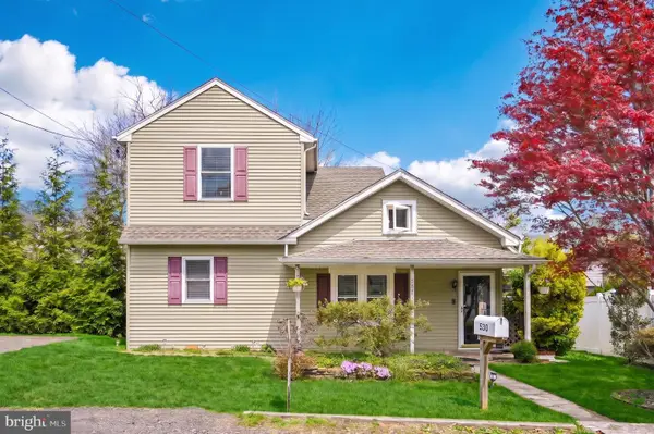 530 Avenue Ave E, FEASTERVILLE TREVOSE, PA 19053