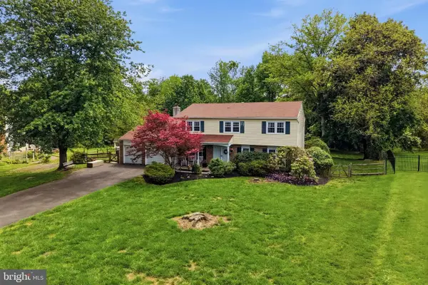 18 W Elizabeth Ln, RICHBORO, PA 18954