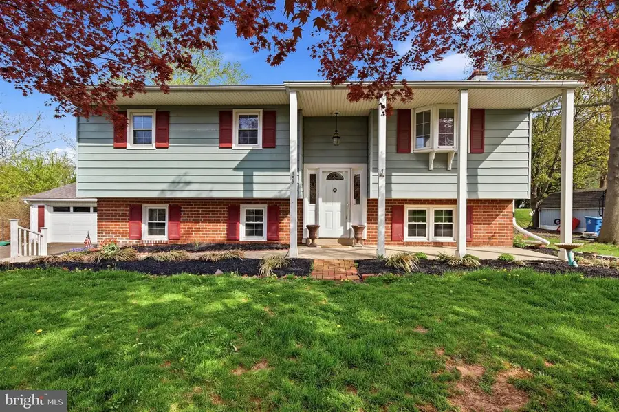 157 Blue Jay Rd, Chalfont, PA 18914 - #2