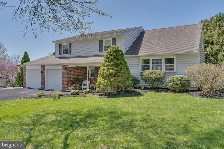 225 Buttonwood Dr, Feasterville Trevose, PA 19053 - #2