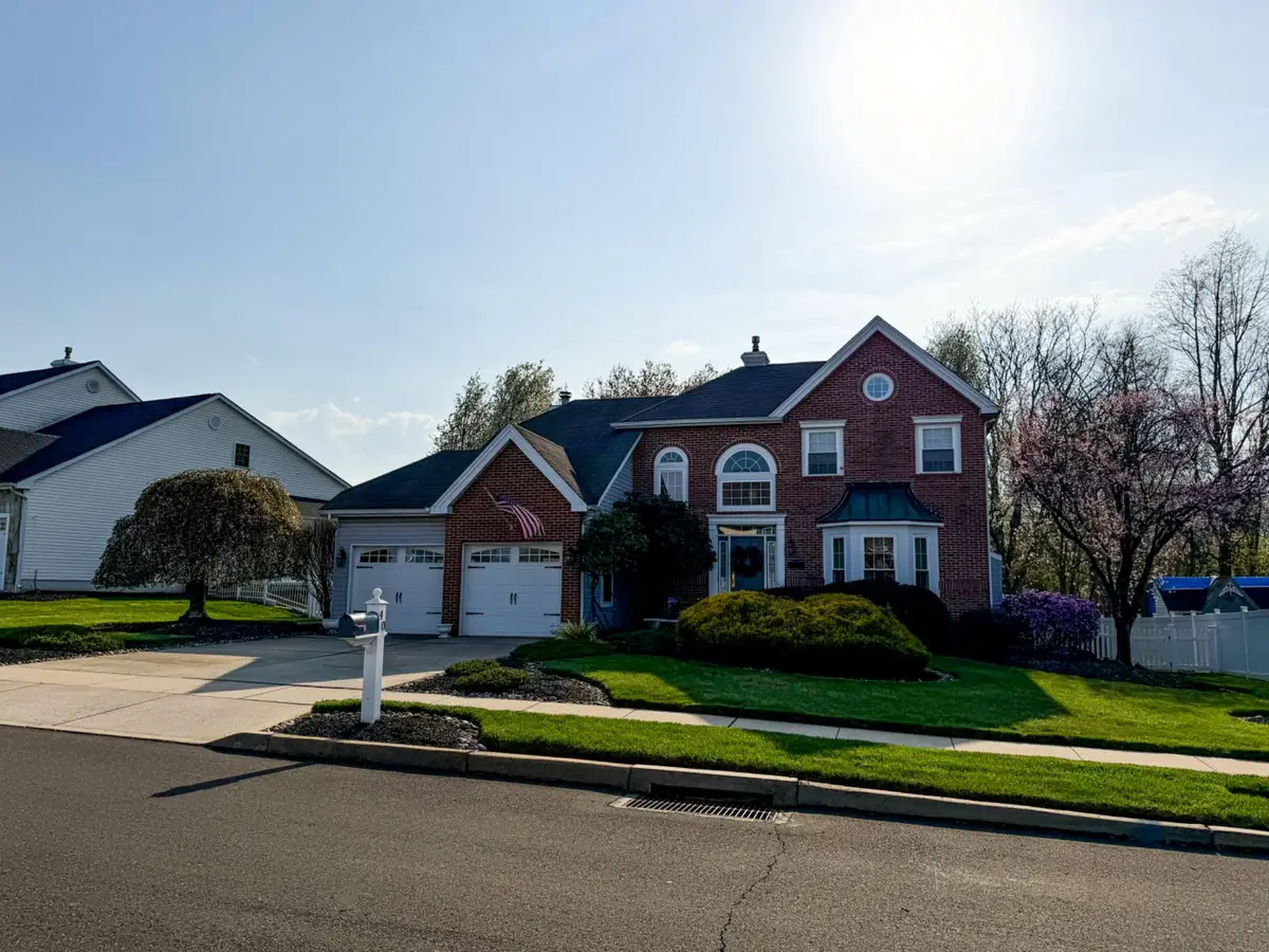 40 Green Meadow Dr, Langhorne, PA 19047 - #1