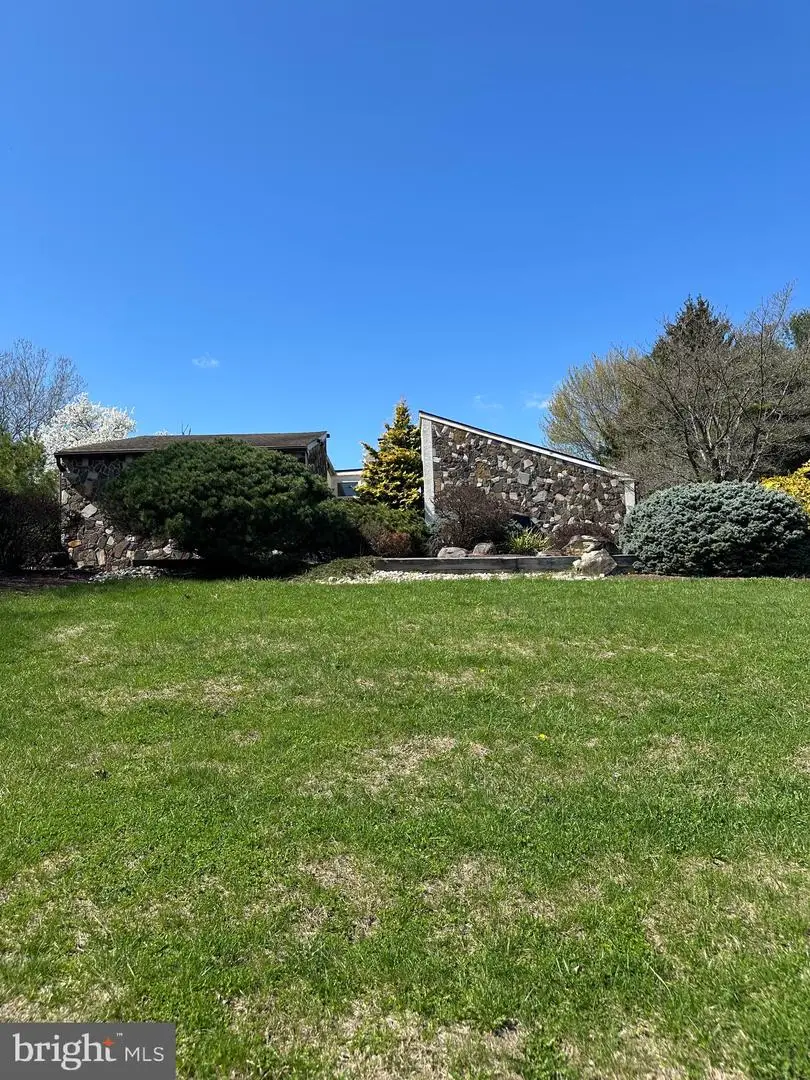 93 Meer Dr, Feasterville Trevose, PA 19053 - #3