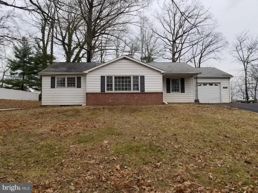 4827 Harrison Rd, Doylestown, PA 18902 - #2