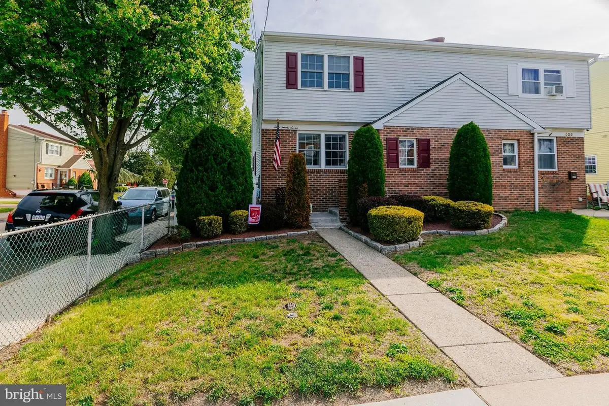 327 Lincoln Ave, Bristol, PA 19007 - #1