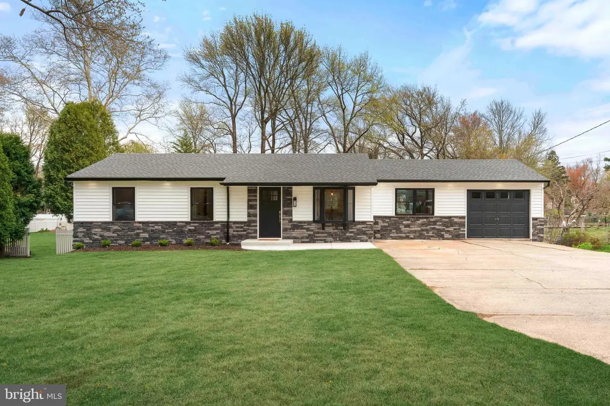 528 W Maple Ave, Langhorne, PA 19047 - #1