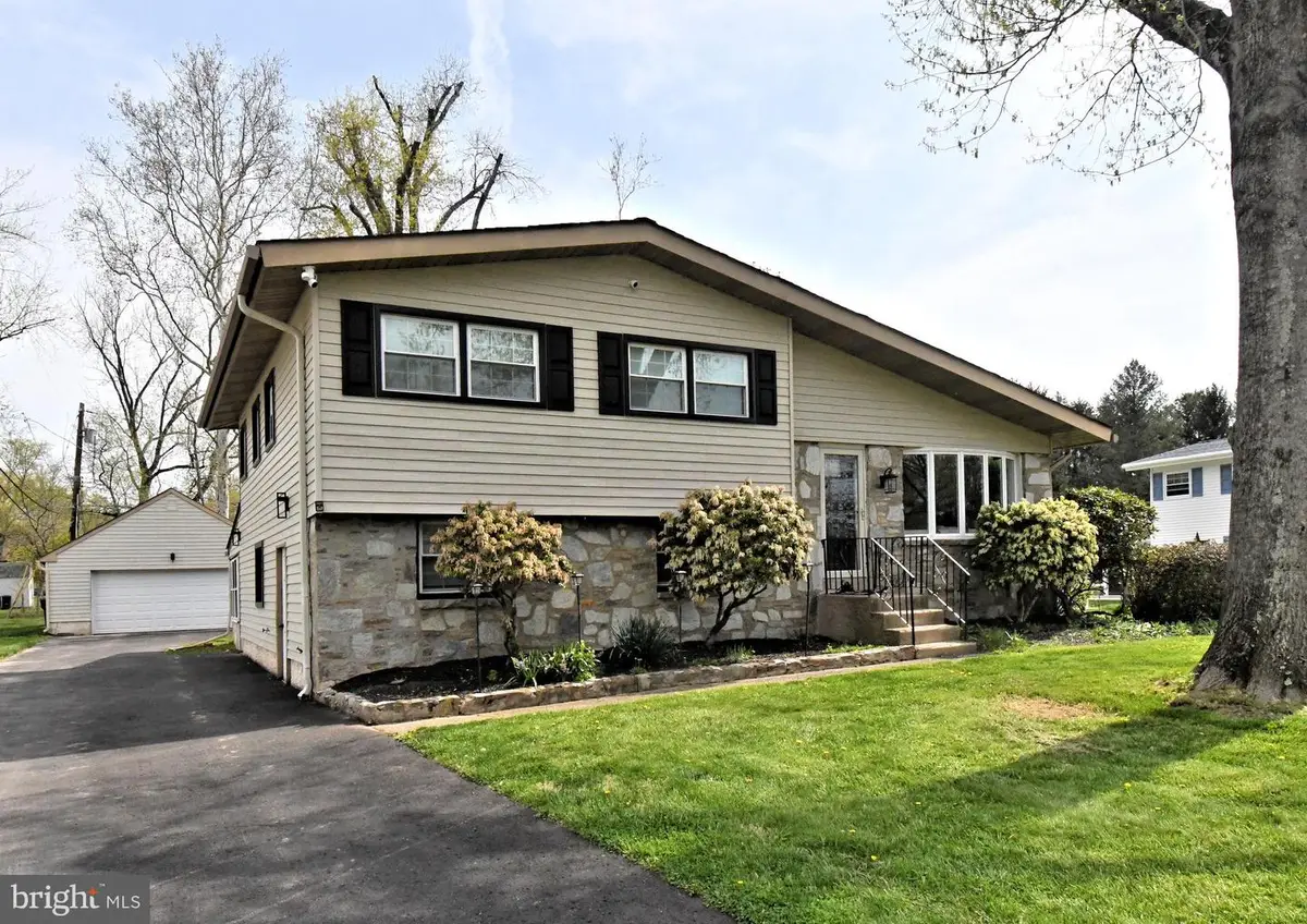 89 Upland Dr, Southampton, PA 18966 - #1