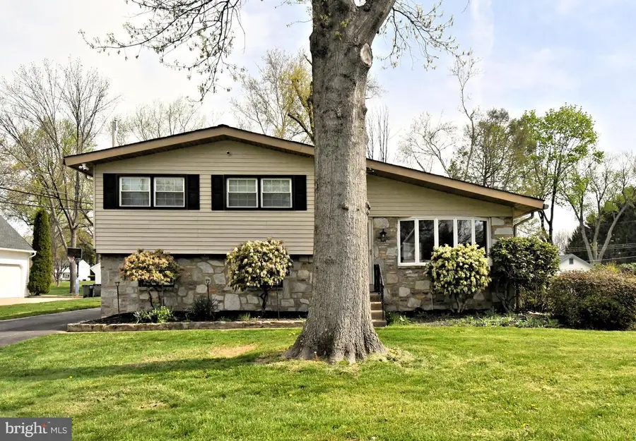 89 Upland Dr, Southampton, PA 18966 - #3