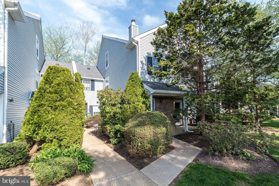 409 Society Pl, Newtown, PA 18940 - #2