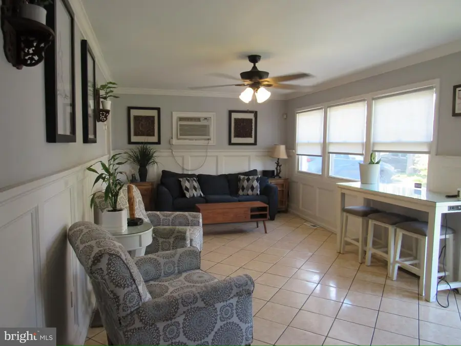 906 Spencer Dr, Croydon, PA 19021 - #3