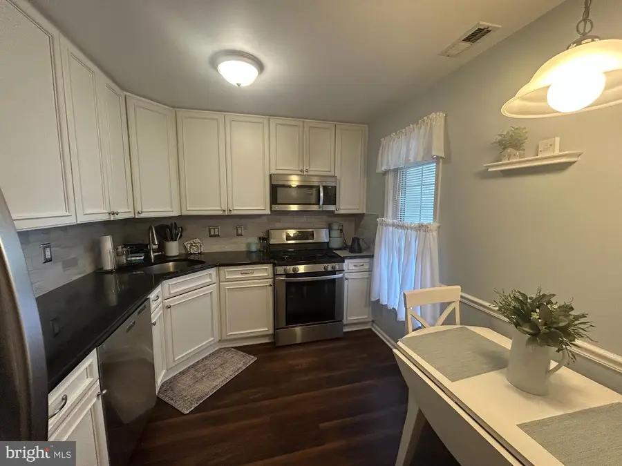 76 Grandview Dr, Ivyland, PA 18974 - #2