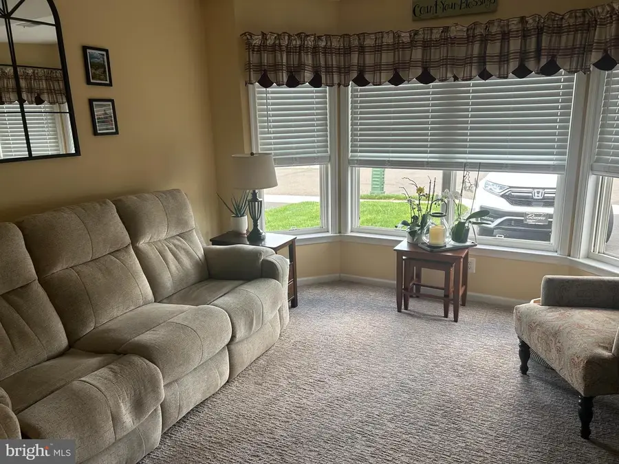 76 Grandview Dr, Ivyland, PA 18974 - #3