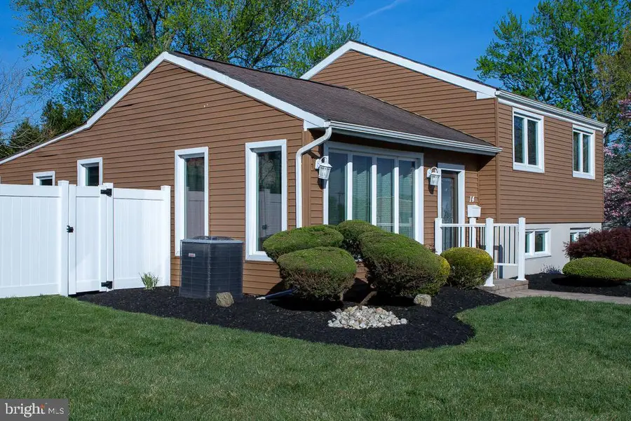 14 Revere St, Feasterville Trevose, PA 19053 - #2