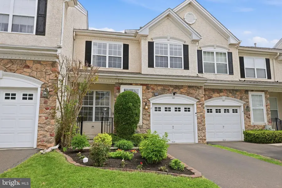 7 Wellington Rd, Newtown, PA 18940 - #2