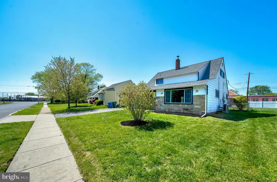 11 Whitewood Dr, Levittown, PA 19057 - #2