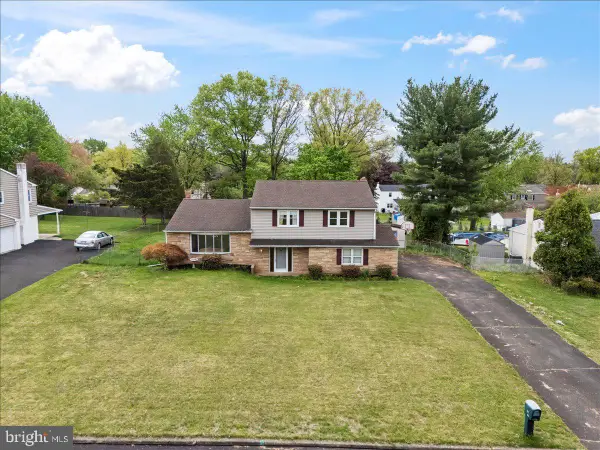 64 Gelder Dr, SOUTHAMPTON, PA 18966