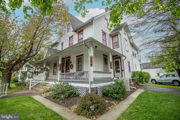 118 E Broad St, TRUMBAUERSVILLE, PA 18970