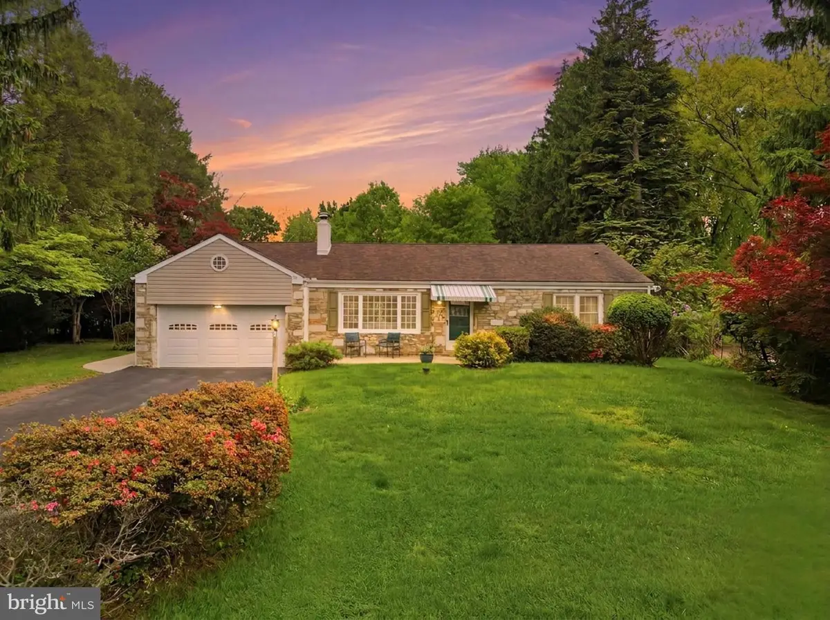 162 Valley Dr, Southampton, PA 18966 - #1