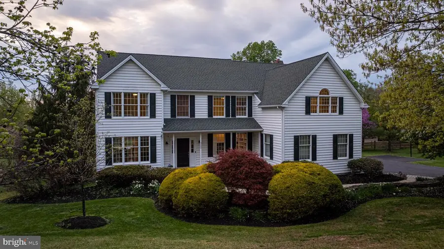 4880 Hunt Field Dr, Doylestown, PA 18902 - #2