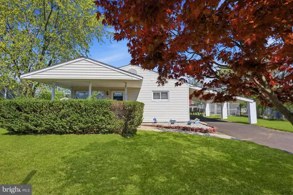 14 Dewberry Ln, LEVITTOWN, PA 19055