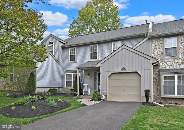 2 Cottonwood St, NEWTOWN, PA 18940
