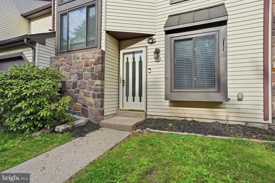 104 Windham Ct, Newtown, PA 18940 - #2