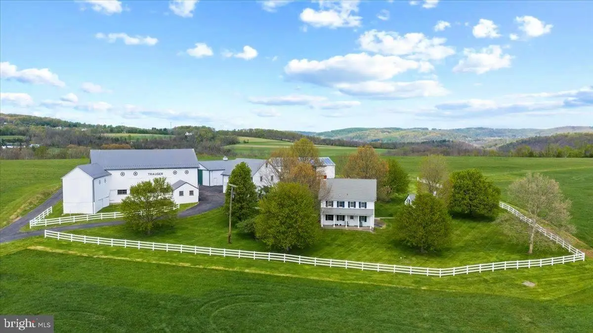 215 Nockamixon Rd, Kintnersville, PA 18930 - #1