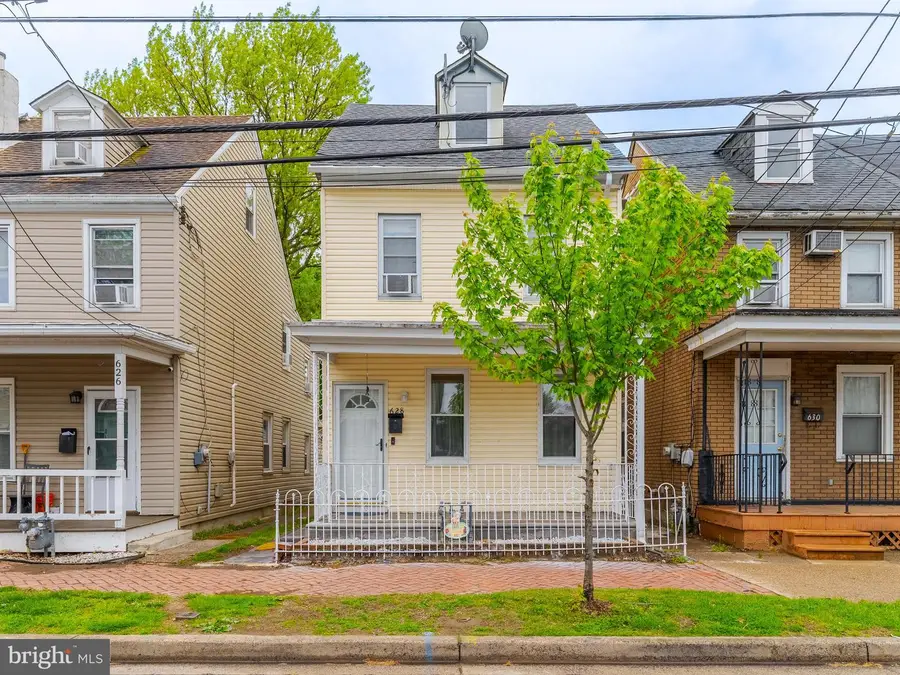 628 Pine St, Bristol, PA 19007 - #2