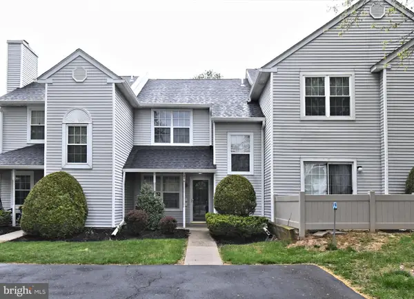 43 Everett Dr #143, NEWTOWN, PA 18940