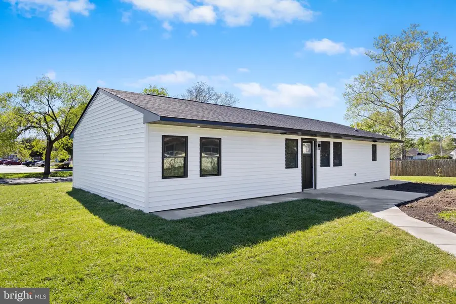 30 Orangewood Dr, Levittown, PA 19057 - #2