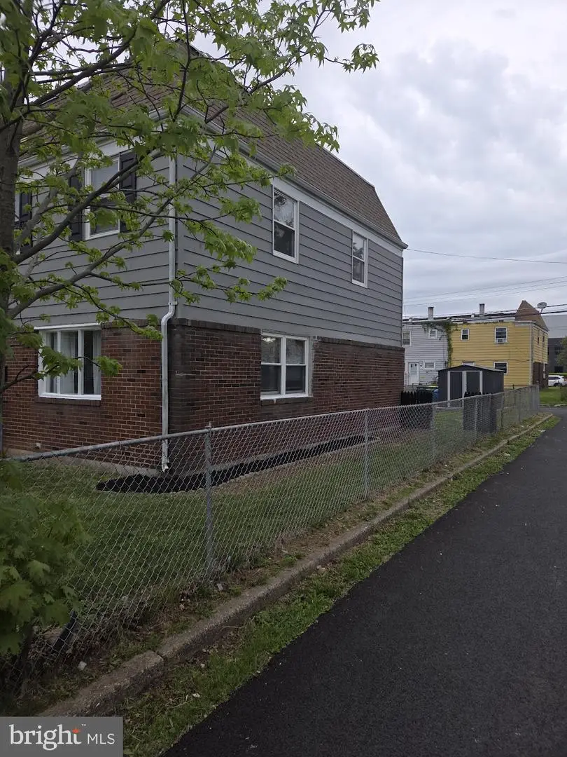 2400 Airacobra St, Levittown, PA 19057 - #2