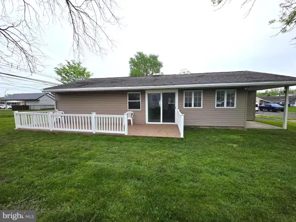 26 Midwood Ln, LEVITTOWN, PA 19054