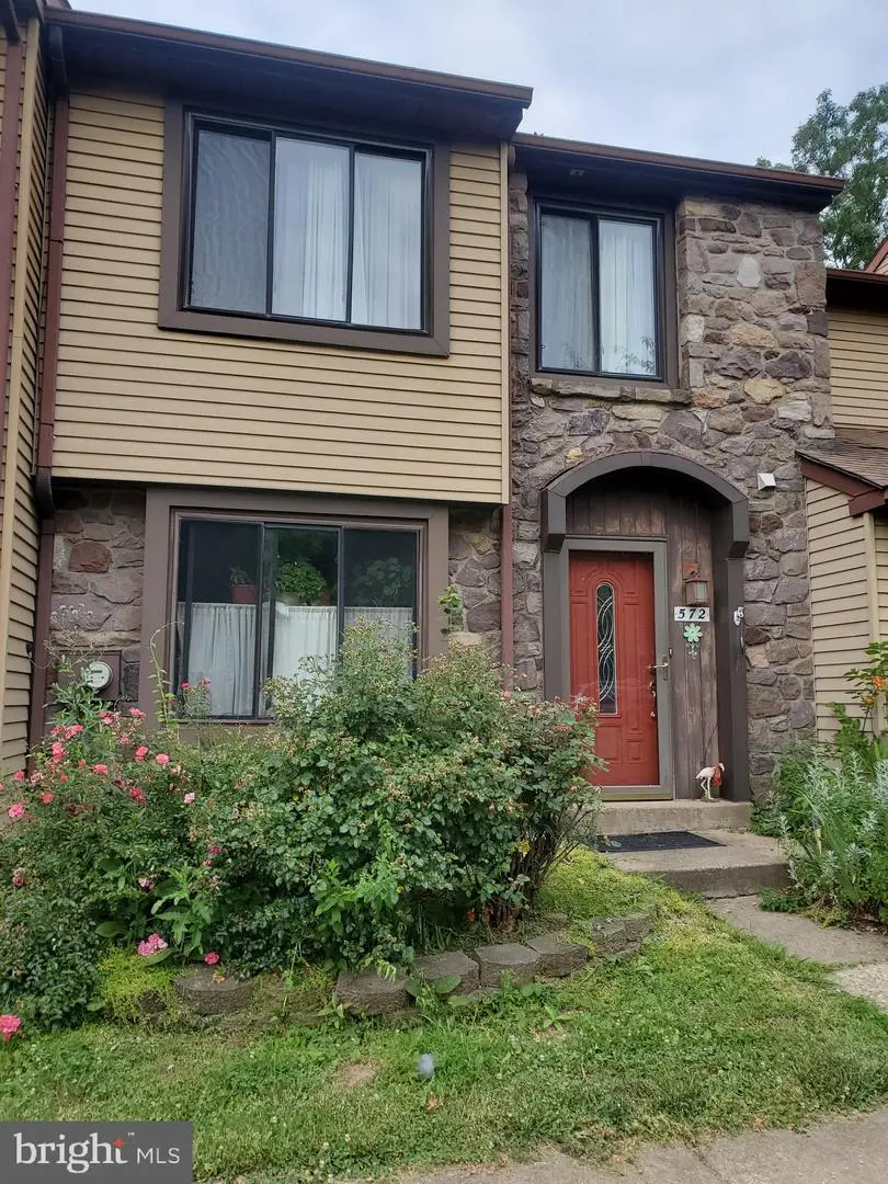 572 Atwood Ct, Newtown, PA 18940 - #1