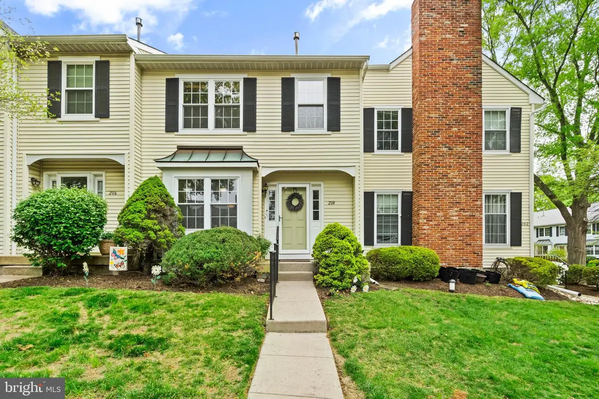 204 Liberty Dr, Langhorne, PA 19047 - #1
