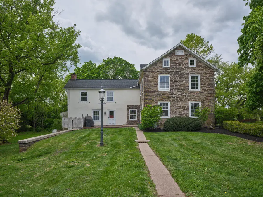 718 Telegraph Rd, Perkasie, PA 18944 - #2