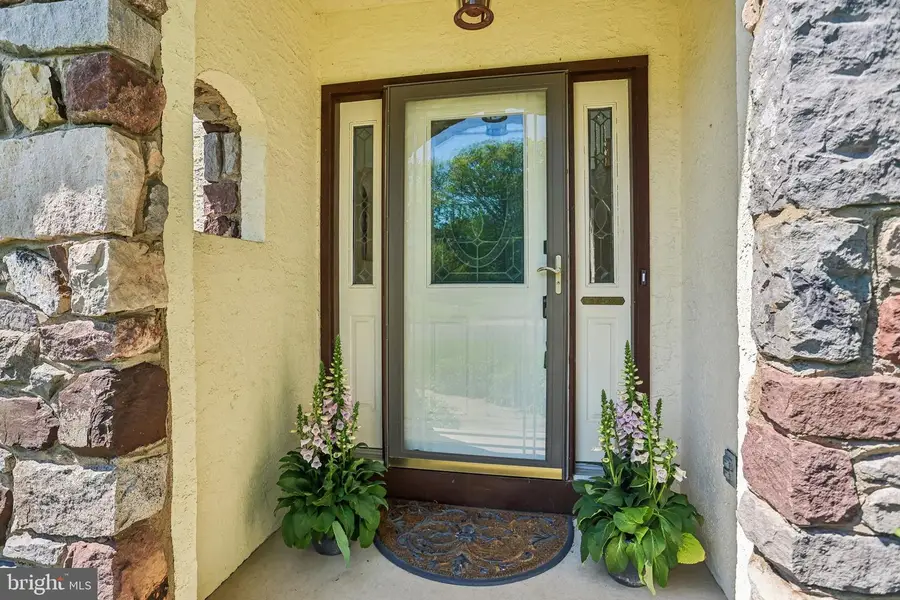 642 Friar Dr, Yardley, PA 19067 - #2