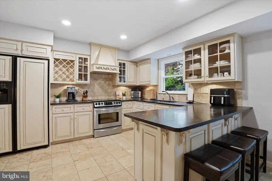 625 S Sweetwater Dr, Feasterville Trevose, PA 19053 - #3