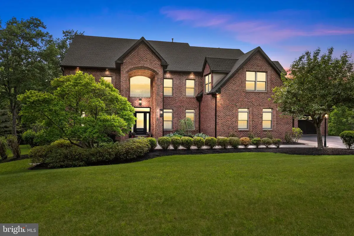 102 Pickwick Dr, Doylestown, PA 18901 - #1
