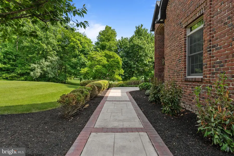 102 Pickwick Dr, Doylestown, PA 18901 - #3