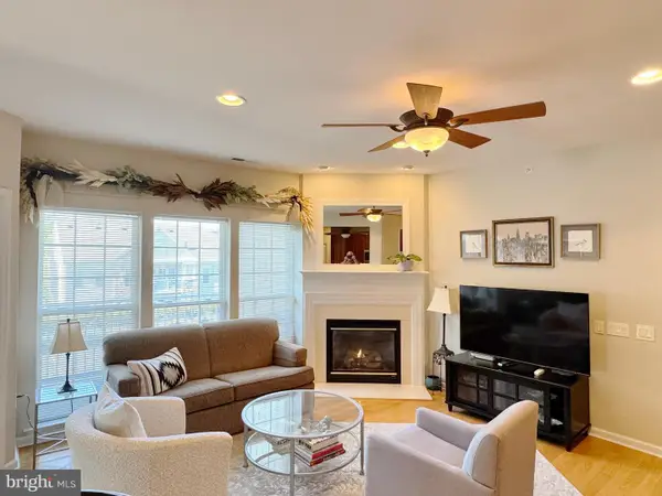 200 Evodia Cir #204, WARRINGTON, PA 18976