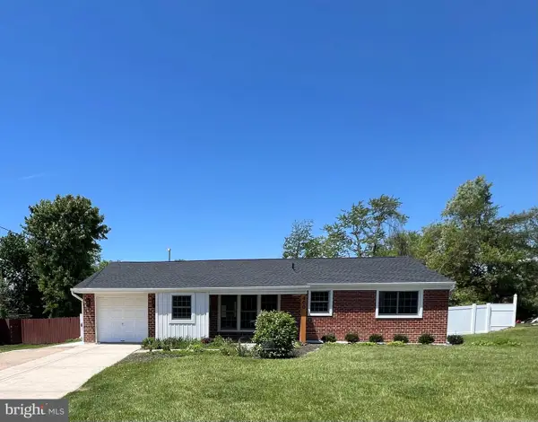 400 Deb Ln, WARMINSTER, PA 18974