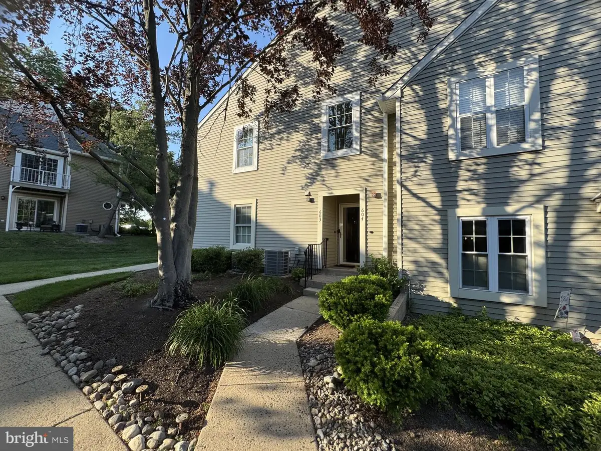 604 W Society Pl, Newtown, PA 18940 - #1