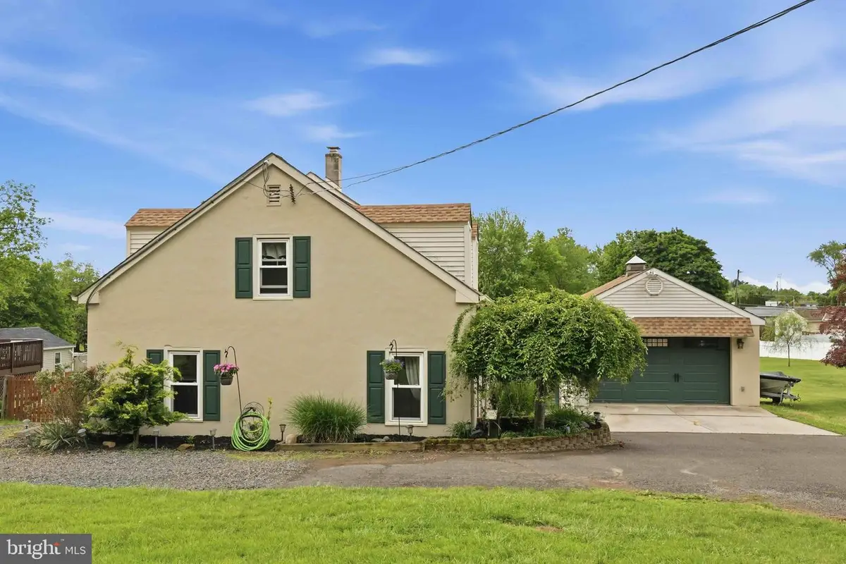 370 Maple Ave, Southampton, PA 18966 - #1