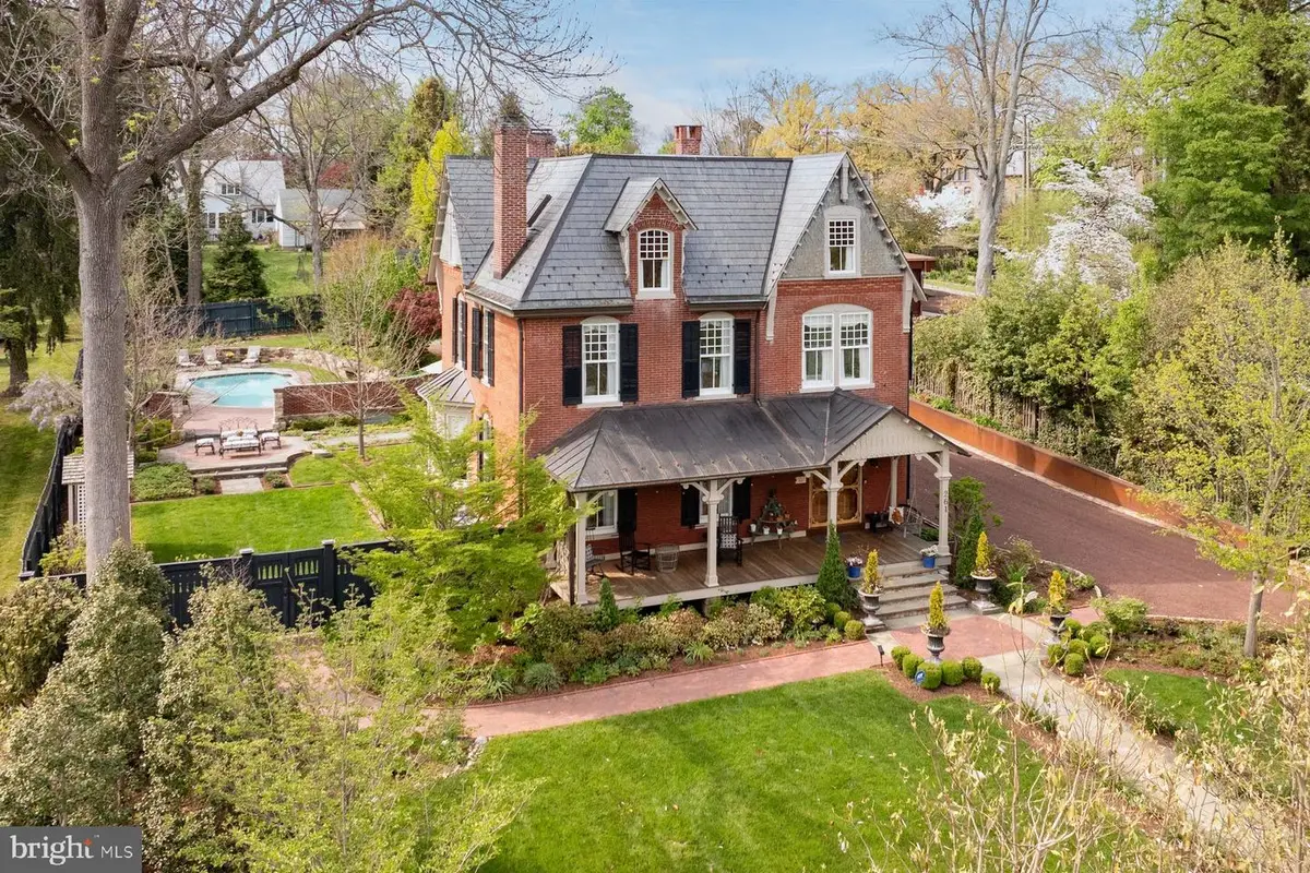 261 Maple Ave, Doylestown, PA 18901 - #1