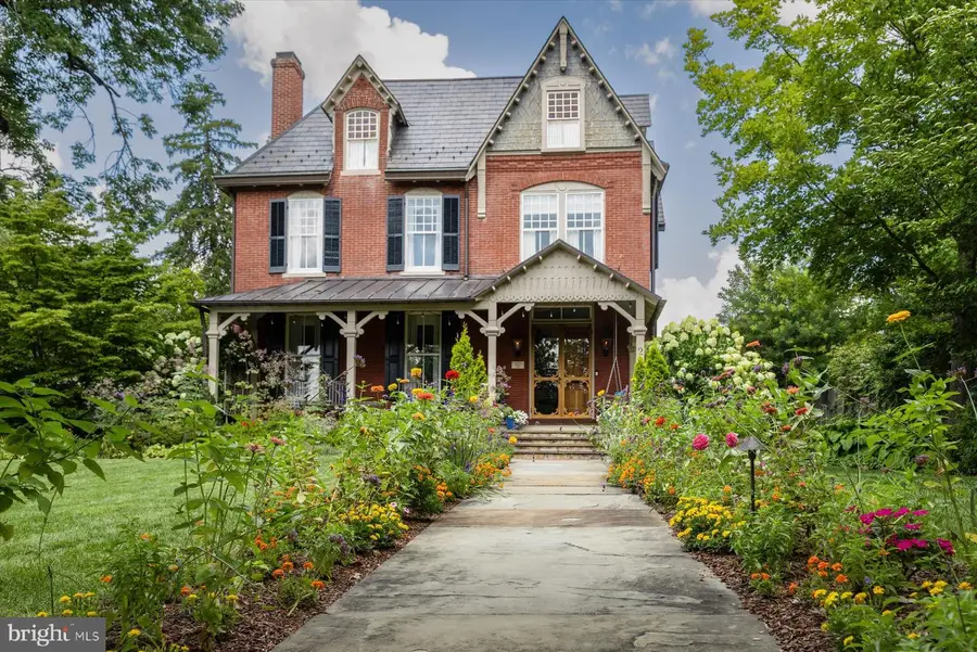 261 Maple Ave, Doylestown, PA 18901 - #2