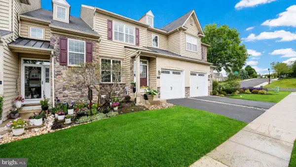 3284 Waterstone Ct, FURLONG, PA 18925
